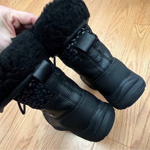 Ugg Adirondack Snow Leopard Winter Boot - Picture 7 of 13